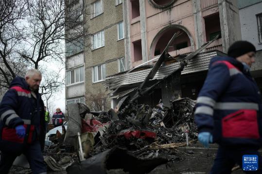 突發(fā)墜機(jī)!已致18人死亡 烏內(nèi)務(wù)部長(zhǎng)身亡