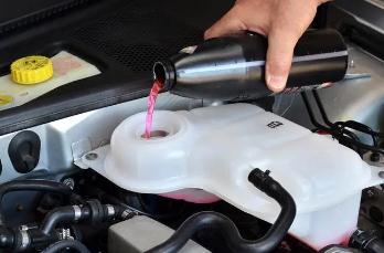 汽車冷卻液快速減少是什么原因（冷卻液少得快怎么回事）