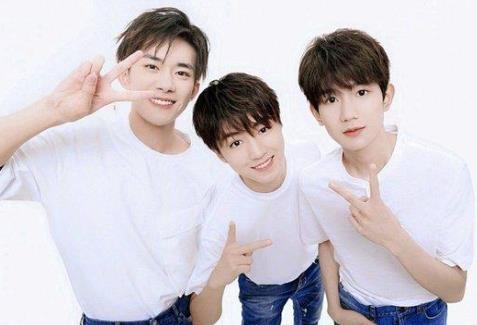 TFBOYS演唱會門票開售秒空  “邀請函”炒到4萬元黃牛忙于炒高票價