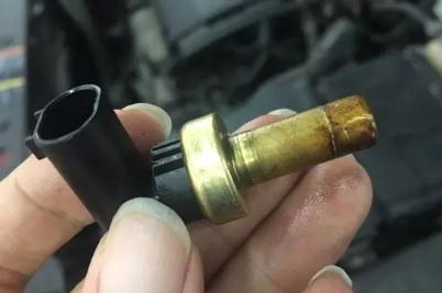 更換冷卻液傳感器一般多少錢？