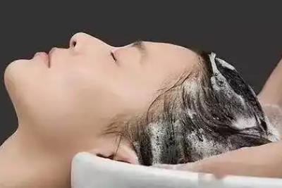 產(chǎn)婦一個(gè)月不洗頭會(huì)怎樣